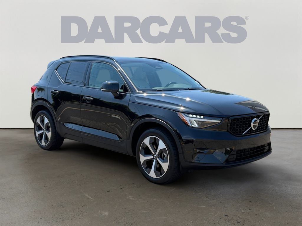 2025 Volvo XC40 B5 Plus Dark Theme Volvo Certified in Onyx Black Metallic — front three-quarter view